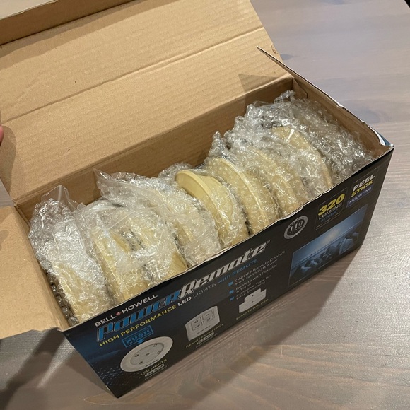 ❌SOLD❌Bell + Howell HIGH PERFORMANCE LED LIGHTS w/ Remote, Set of 8,Almond Color - Picture 4 of 5